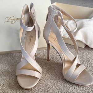 Vince Camuto Women's Elegant light sand color satin Heels 8.5